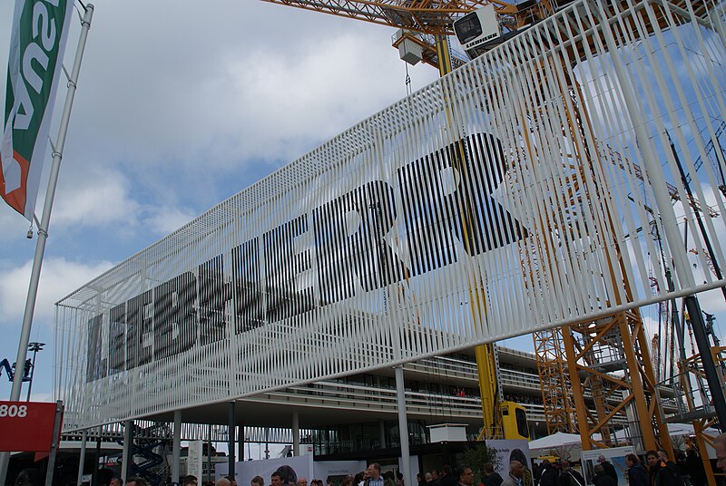 File:Liebherr Stand Bauma 2016 (2).JPG