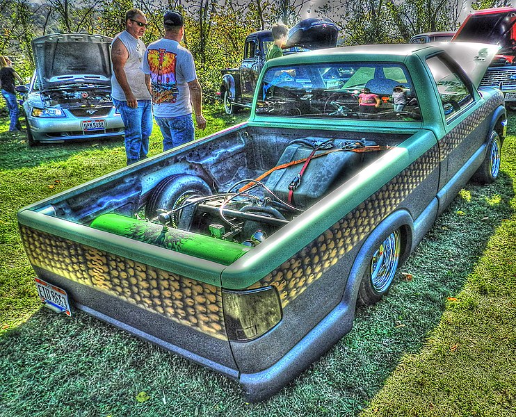 File:Lowrider Pickup (6255801720).jpg