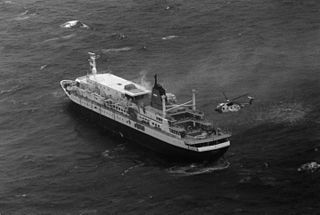 MS Prisendam sinking off Alaska with USCG HH-3F 1980.jpeg