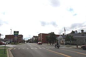 Face à l'est le long de la rue Main (M-34)