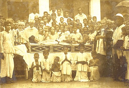 Tập_tin:Mar_Varghese_Payyappilly_Palakkappilly_Funeral.jpg