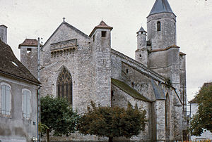 Église Saint Maur.