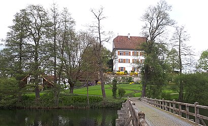 So kommt man zu dem Schloss Mauensee mit den Öffentlichen - Mehr zum Ort Hier