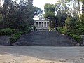 Mausolée, vue de la porte de la via Posillipo.