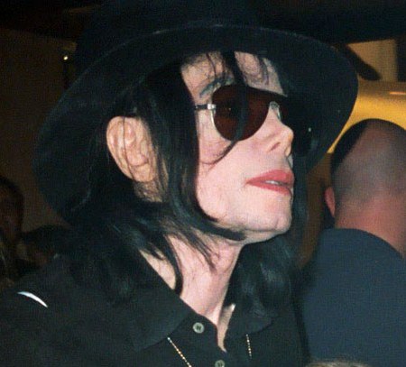Tập tin:Michael Jackson in Vegas cropped-2.jpg