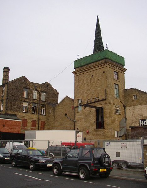 File:Mill tower, Albert Street, Lockwood - geograph.org.uk - 259563.jpg