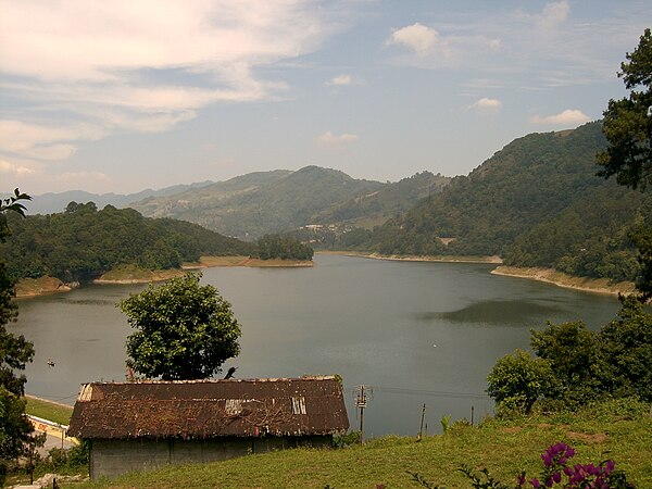 Lake and mountains in Necaxa