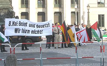 Neonazi 8.5.2006 München.jpg