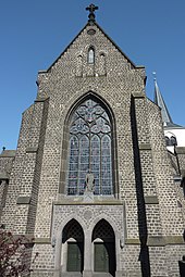 Neogotische Pfarrkirche St. Cyriakus in Niedermendig