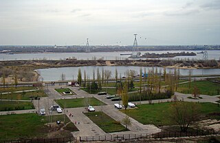 Вид на парк Победы и Волгу с Верхневолжской набережной