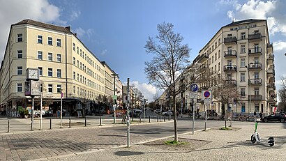 So kommt man zu der Oderberger Straße mit den Öffentlichen - Mehr zum Ort Hier