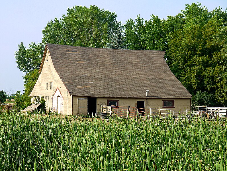 File:Old Minnesota Barn - Delano Minnesota 2012.jpg
