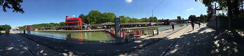 File:Panorama in the Parc de la Villette - Canal Saint-Martin.jpg