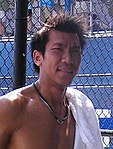 Der Tennisspieler Paradorn Srichaphan, Fahnenträger 2004