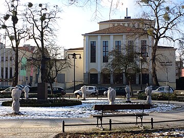 Park Kochanowskiego theatre.jpg