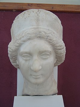 Греческий бюст, найденный в Сузах, который первоначально считался бюстом Мусы, сейчас находится в Национальном музее Ирана