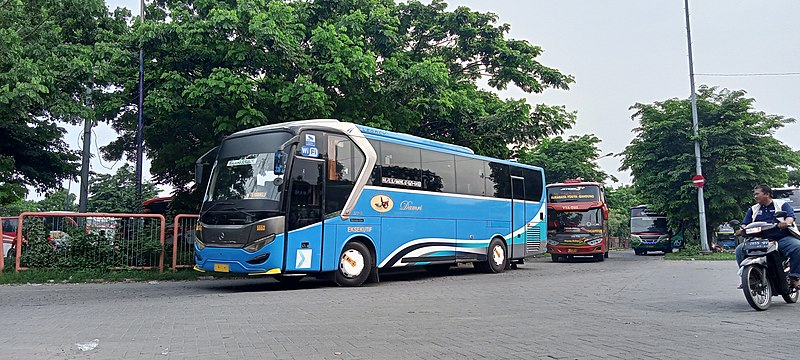 File:Perum DAMRI AKDP ekonomi Malang–Surabaya–Sumenep (Oktober 2022).jpg