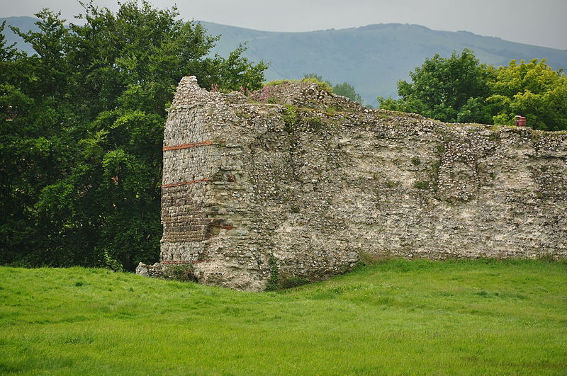 File:Pevensey Castle (2091).jpg