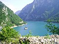 Čeština: Pivská přehrada poblíž Mratinje v Černé Hoře English: Piva Reservoir near Mratinje, Montenegro