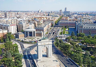 Cómo llegar a Plaza Moncloa en transporte público - Sobre el lugar