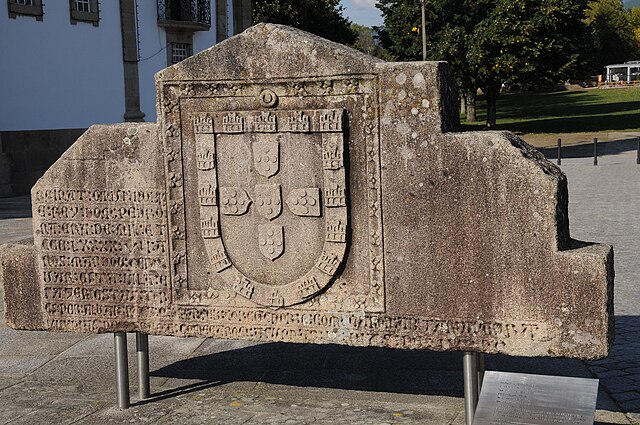 Portuguese shield in an early 14th-century commemorative stone at Ponte de Lima