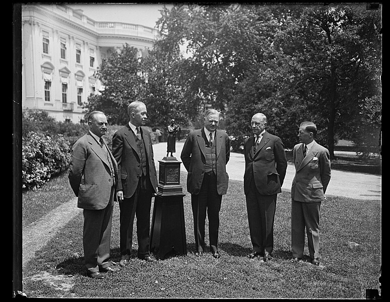 File:President Congratulates Winners Of Safety Contest.jpg