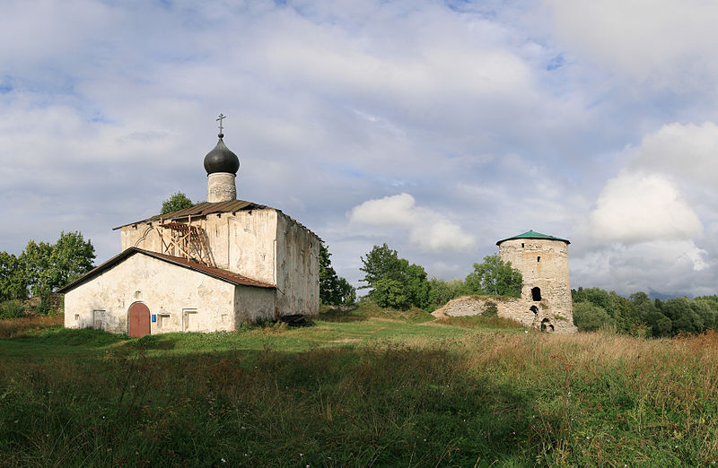 File:Pskov GremyachayaHill.jpg