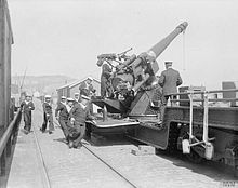 Anti-aircraft mounting on Prince of Wales Pier, Dover QF6inchAAGunWWI.jpg