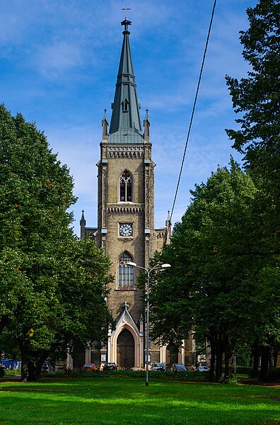File:Rīgas Svētā Pāvila evaņģēliski luteriskā baznīca (2015).jpg