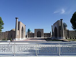 It plein Registan yn Samarkand yn 2014