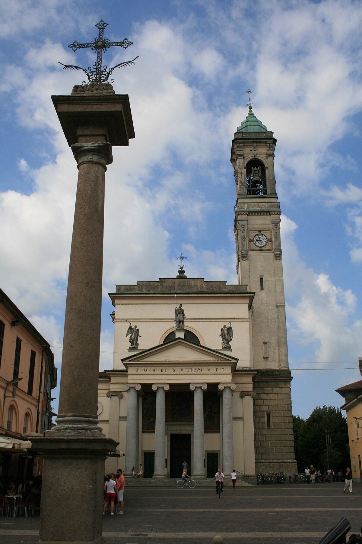 1200px Rho Piazza San Vittore JPG