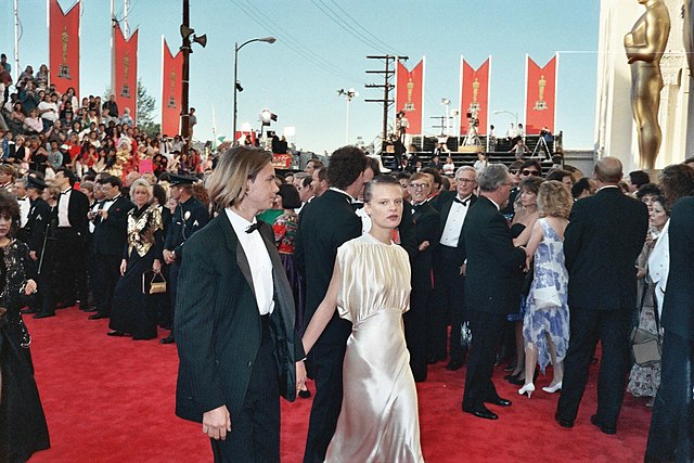 Phoenix and Martha Plimpton on the red carpet at the 61st Academy Awards, March 1989