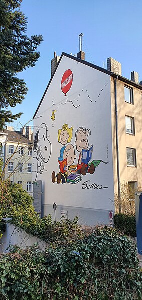 File:Robensstraße Aachen offizielles Peanuts-Mural Vicki Scott März 2021 (2).jpg