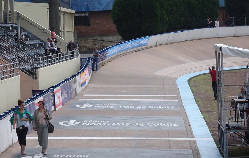 File:Roubaix - Paris-Roubaix espoirs, 1er juin 2014, arrivée (A23).JPG