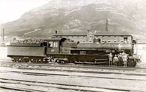 SAR Class 15A 1823 (4-8-2).jpg