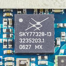 Power amplifier by Skyworks Solutions in a Smartphone. Sagem VS4 - Skyworks SKY77328-13-9827.jpg