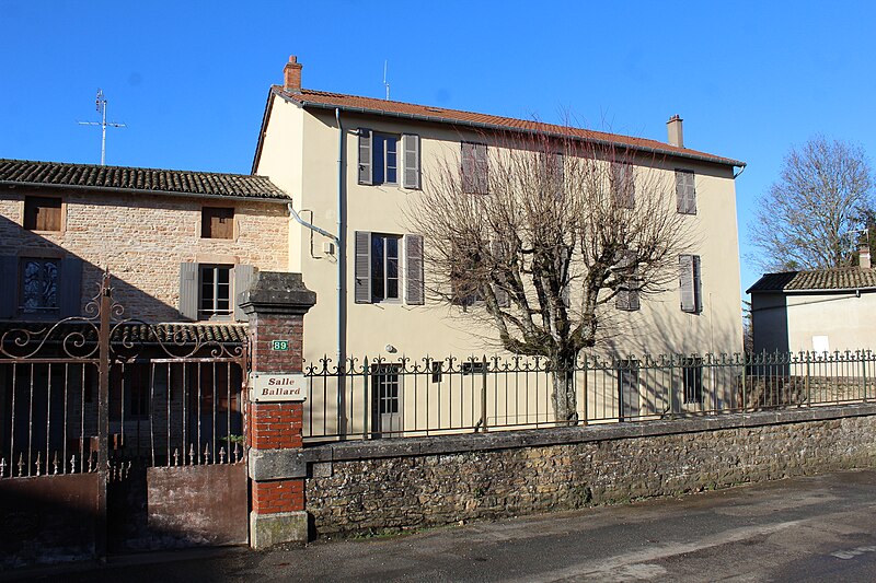 File:Salle Ballard Charnay Mâcon 4.jpg