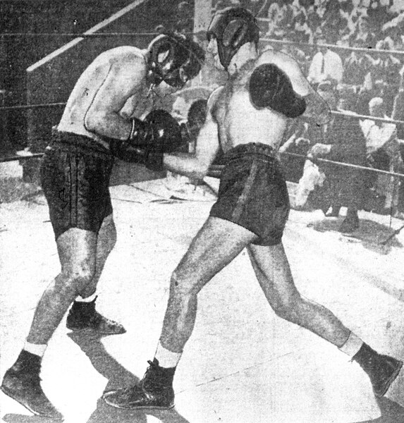 File:Sammy Angott sparring 1943.jpg