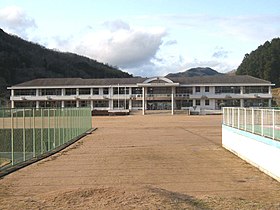 Sayo town former Rikan elementary school.jpg