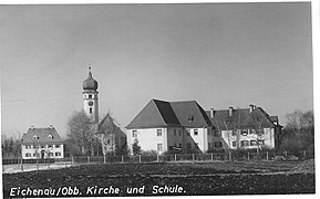 Schule und Kirche 1930.jpg