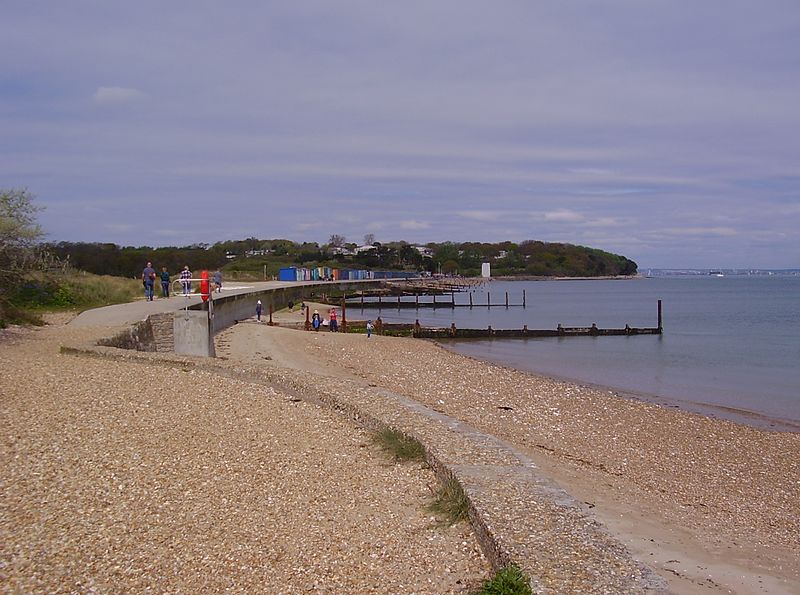 File:Seafront, St Helens, IW, UK.jpg