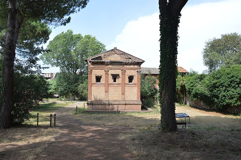 File:Sepolcro di Annia Regilla - tempio del dio Redicolo (dettaglio 1).jpg