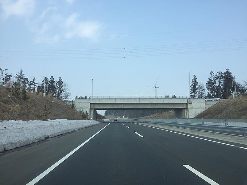 File:Shimokita Expressway in Rokkasho, Aomori.jpg