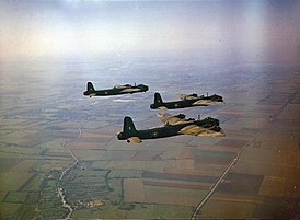 Звено бомбардировщиков Стирлинг над Великобританией, 1943 год.