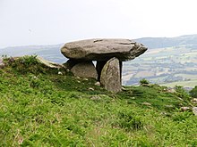 Siambr gladdu Oes y Cerrig - Neolithic burial chamber from c. 3,000 CC, Dyffryn Conwy, Wales 40.jpg