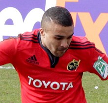 Zebo playing against Harlequins in the 2012-13 Heineken Cup. Simon Zebo (cropped).jpg