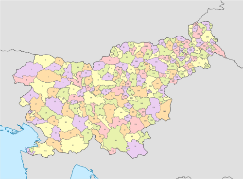 Slovenia, administrative divisions - Nmbrs - colored.svg