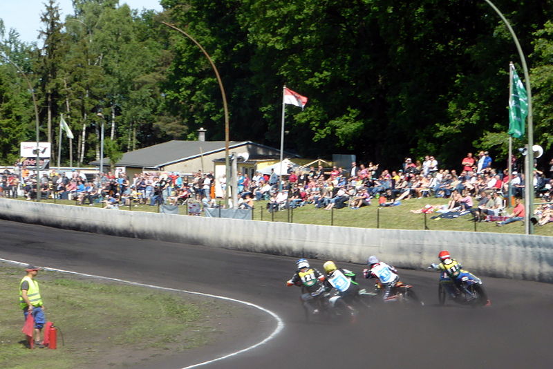 File:Speedway Wolfslake gegen Stralsund 07.06.2015 14-07-41.JPG