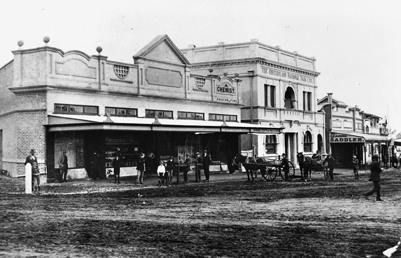 File:StateLibQld 1 109400 Streetscape of Kingaroy Street in Kingaroy, Queensland, 1917.jpg