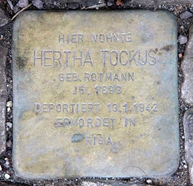 File:Stolperstein Sybelstr 39 (Charl) Hertha Tockus.jpg